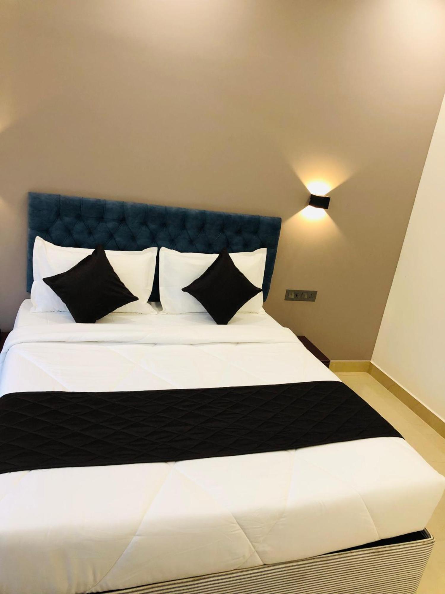 The Lotaz Hotel Коччи Экстерьер фото