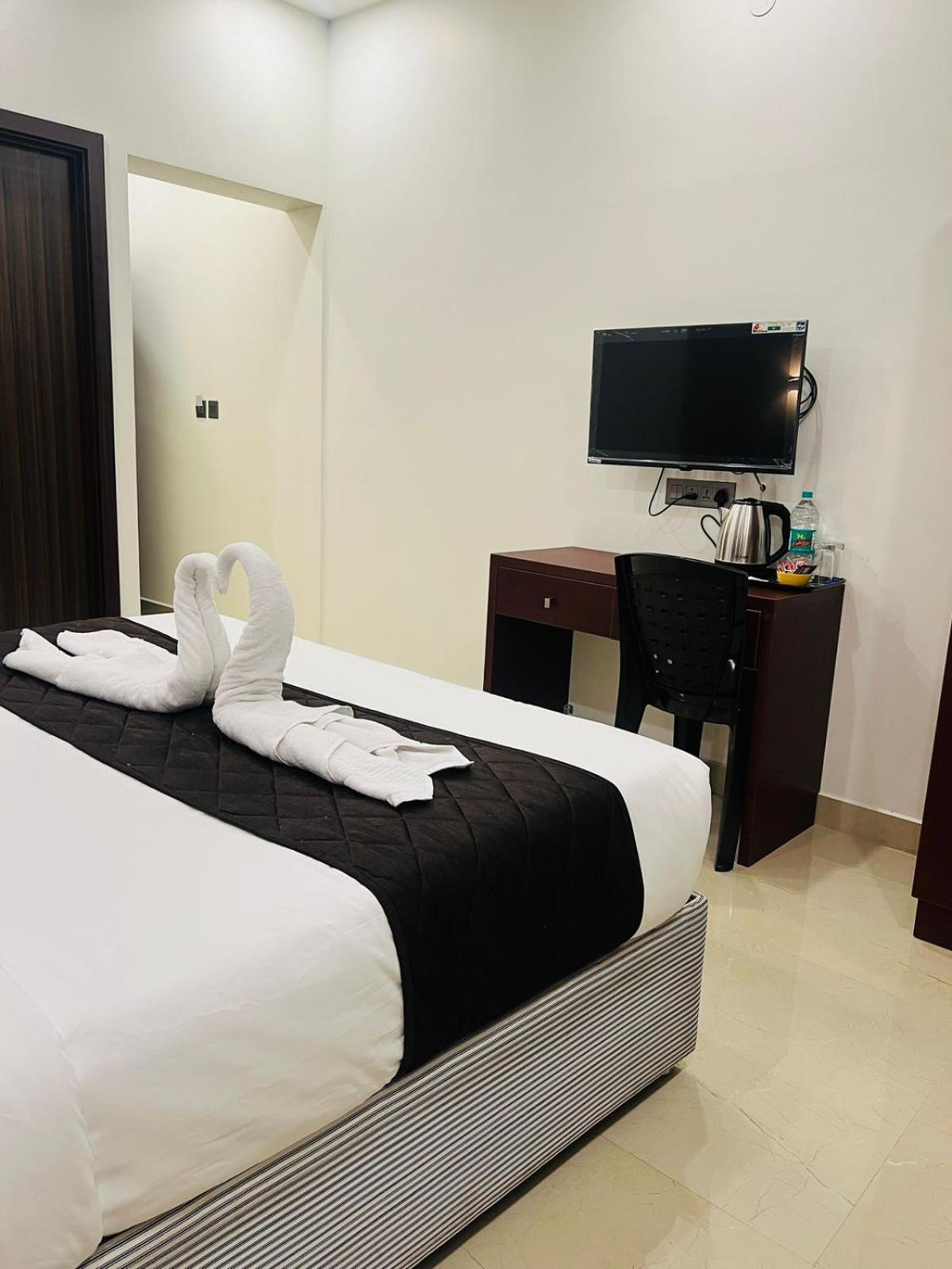 The Lotaz Hotel Коччи Экстерьер фото