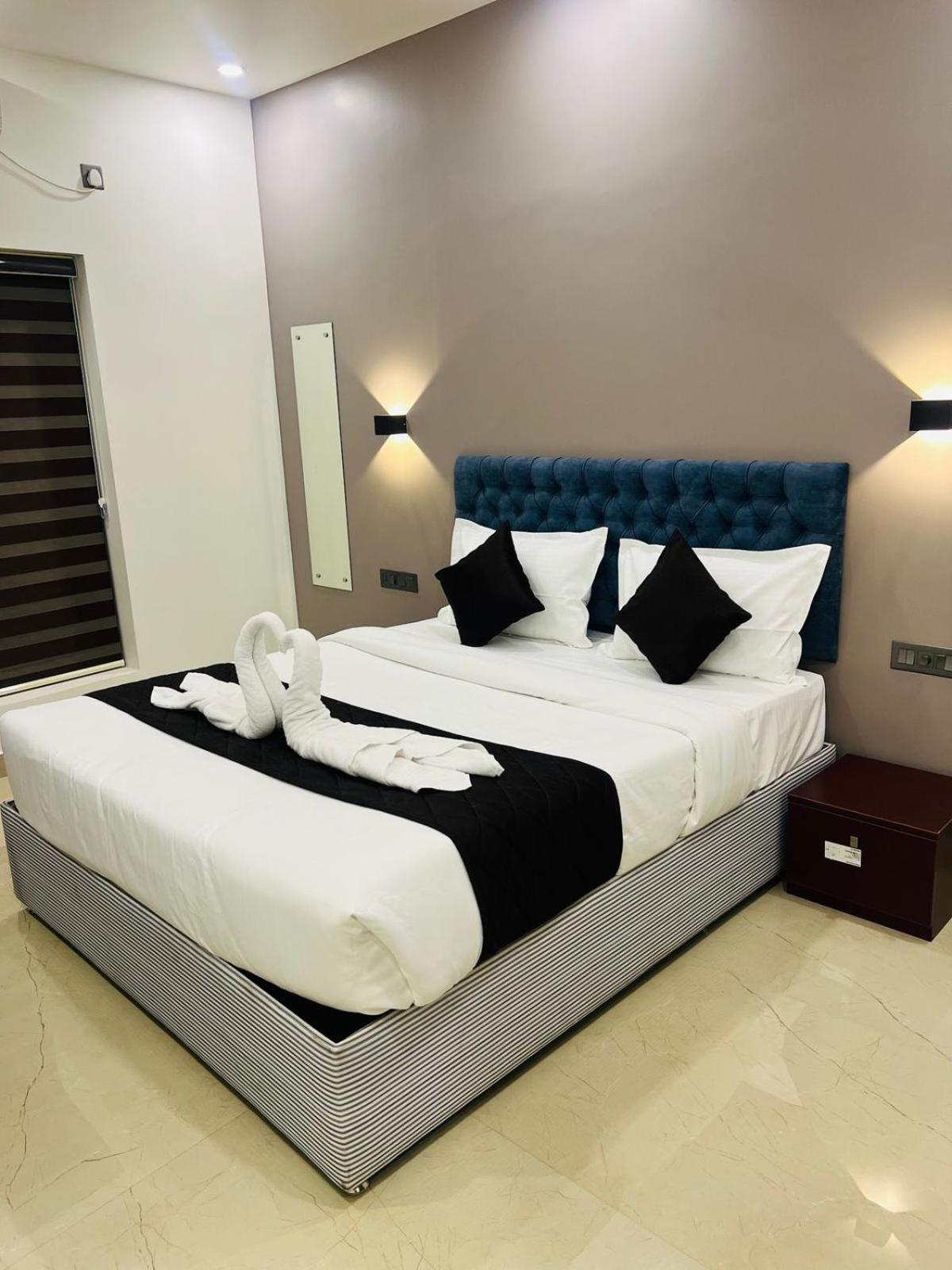 The Lotaz Hotel Коччи Экстерьер фото