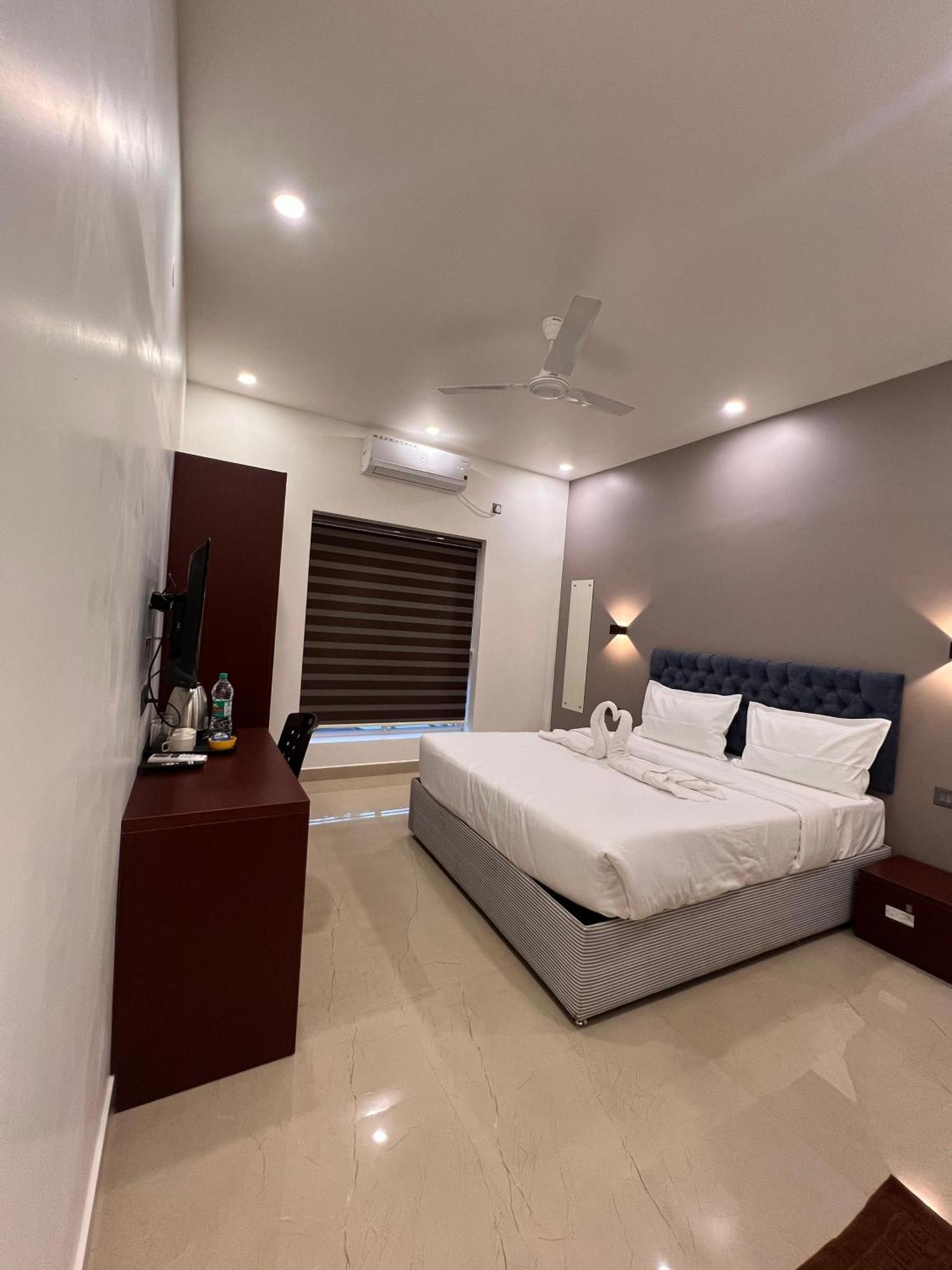 The Lotaz Hotel Коччи Экстерьер фото