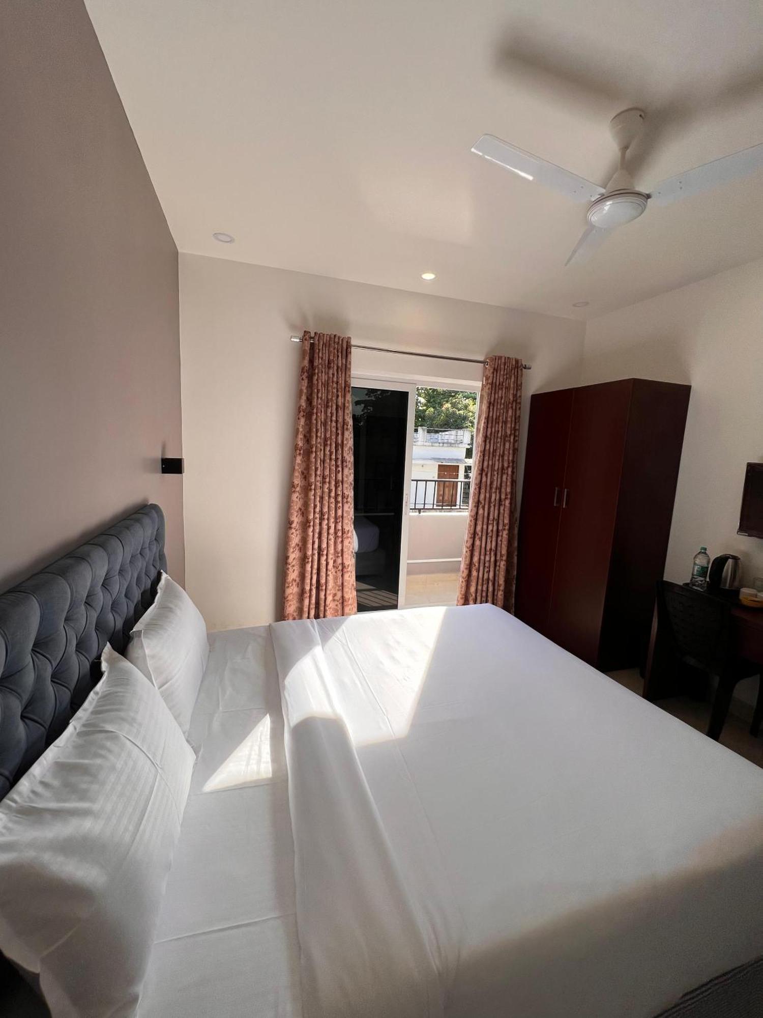 The Lotaz Hotel Коччи Экстерьер фото